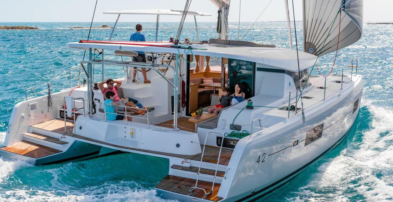 Luxury Catamaran Lagoon 42, Ac & Gn Split Eksteriør billede