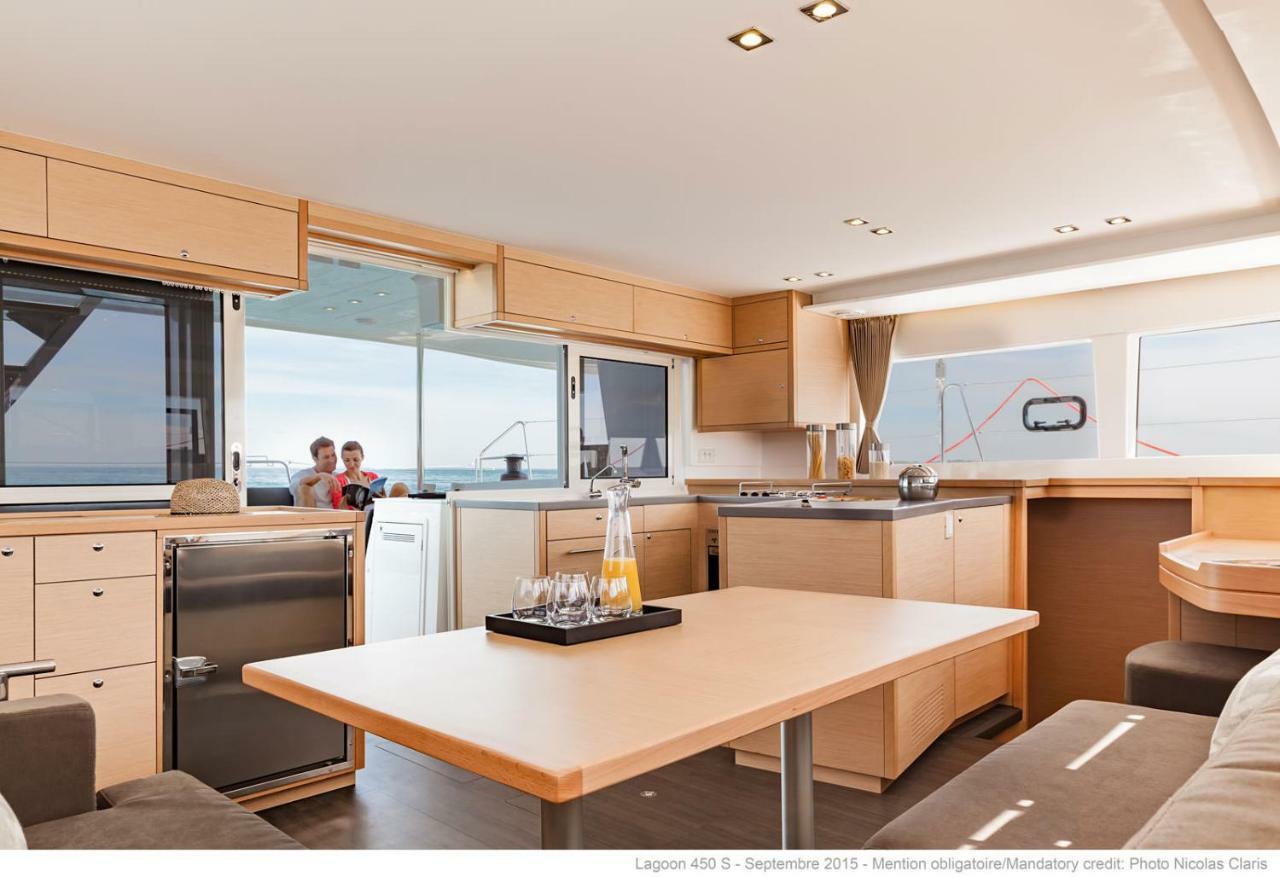Luxury Catamaran Lagoon 42, Ac & Gn Split Eksteriør billede