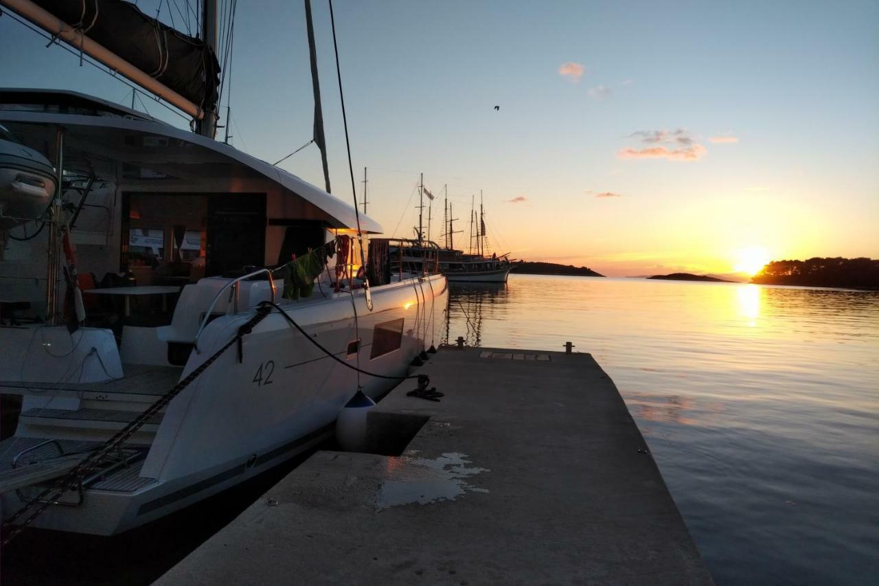 Luxury Catamaran Lagoon 42, Ac & Gn Split Eksteriør billede